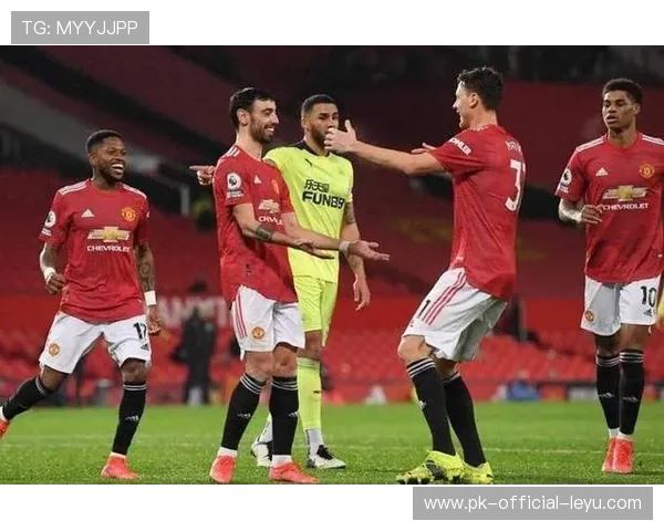 英超焦点战，曼联逆转击败劲敌，英超曼联足球